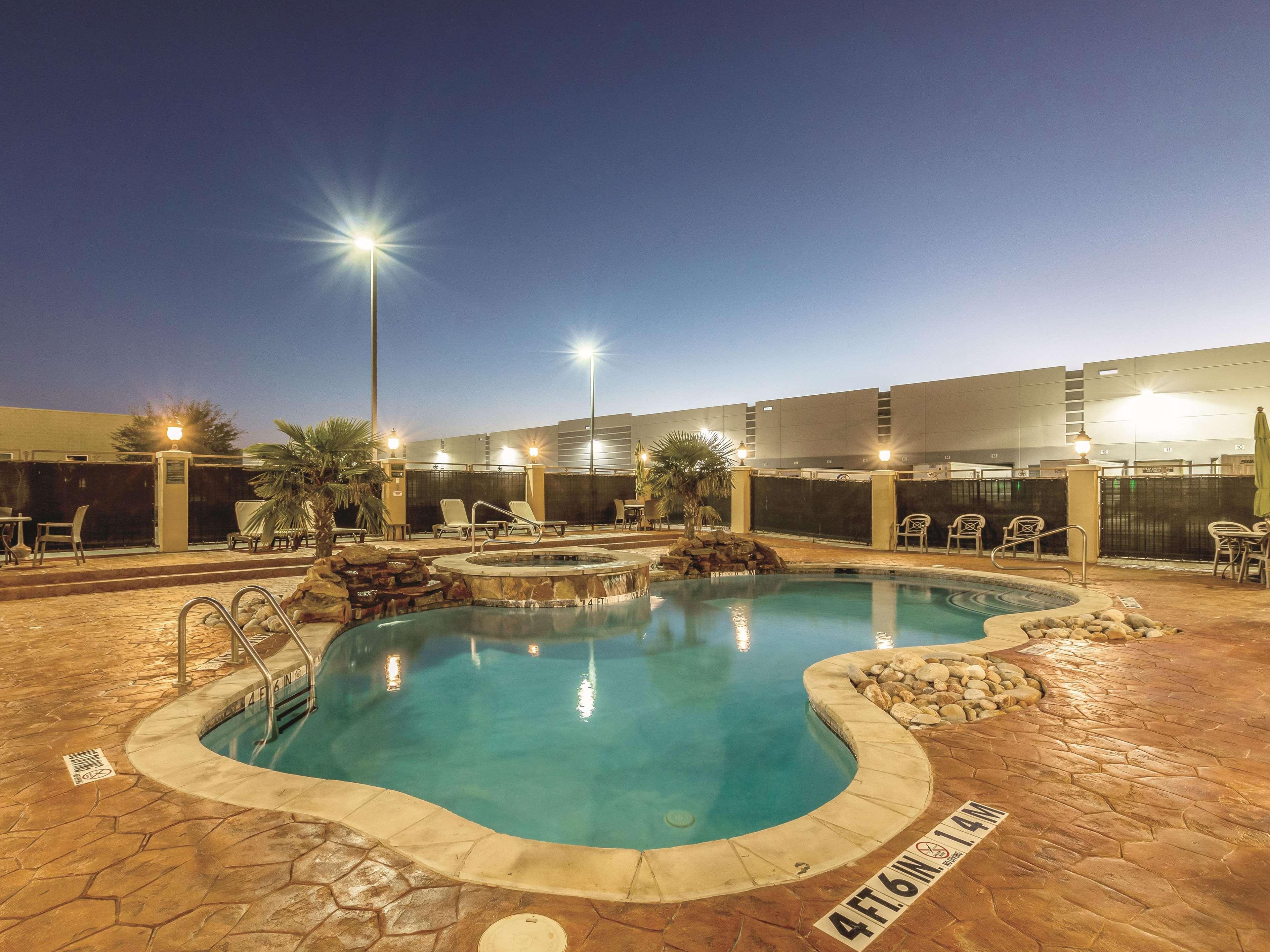 Готель La Quinta By Wyndham Dallas Grand Prairie South Екстер'єр фото